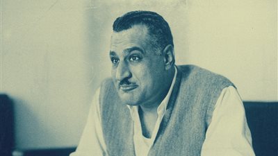 يوسف إدريس يكتب: دعونا نبكي