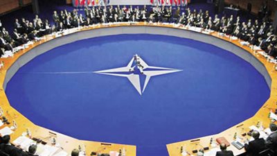 «ناتو» يحشد 130 ألف جندي لمواجهة التدخل الروسي في سوريا