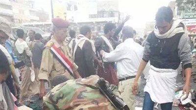 القاعدة تتبنى هجومين انتحاريين على الجيش اليمني في حضر موت