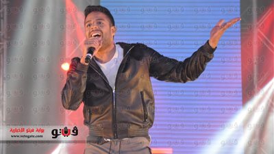 بالصور.. «حماقي» لجمهوره: أنا مستعد أموّت نفسي عشانكوا