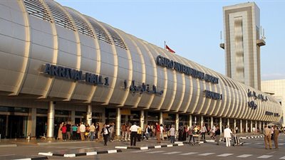مطار القاهرة يستقبل وفدا صينيا لمتابعة تنفيذ مشروعات بالعاصمة الإدارية