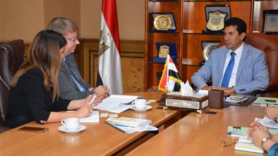 وزير الرياضة يناقش آليات التعاون مع منظمة العمل الدولية