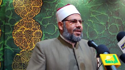 تهنئة الأقباط بين تشدد الإسلاميين ووسطية الأزهريين.. مفتى الإخوان: لا يجوز شرعًا تهنئة الأقباط.. وأستاذ بالأزهر: الوطن للجميع والإسلام يدعو للوحدة.. وعبدالشافى: القرآن يدعو للتزاور وتهنئة الأقباط