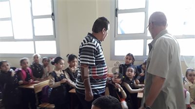 إحالة رئيس وحدة المعصرة بالدقهلية للتحقيق بسبب سوء نظافة القرية