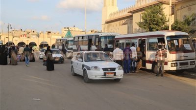 بالصور.. أتوبيسات نقل معلمى الشيخ زويد ورفح «علب سردين»