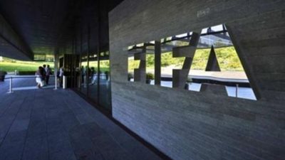 الـ«فيفا»: يمكن تعيين مساعد أو أكثر لحكم إعادة الفيديو VAR