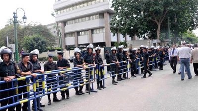 قوات الأمن تغلق كافة الشوارع المؤدية إلى جامعة الأزهر