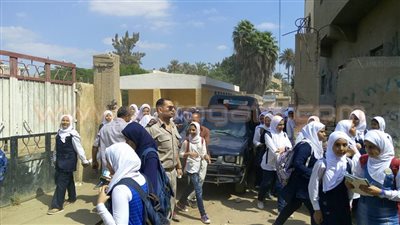 بالصور.. الأمن يطارد بلطجية تحرشوا بطالبات مدارس الشرقية