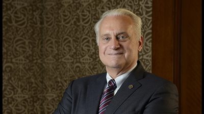 رئيس الجامعة الأمريكية: على المنطقة العربية الانتباه لأهمية التكنولوجيا