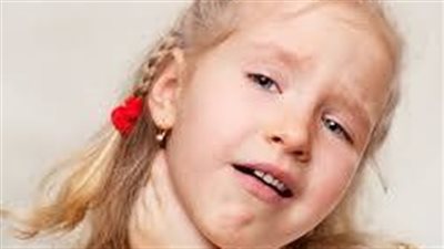 7 أعراض تكشف إصابة طفلك بالتهاب اللوز الحاد