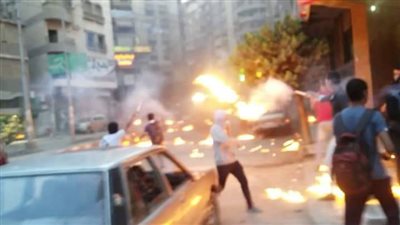 الإخوان يقطعون الطريق أمام السيارات في الزقازيق