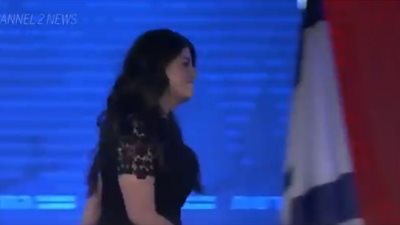 سؤال الفضيحة.. مونيكا تنسحب من برنامج بسبب كلينتون (فيديو)