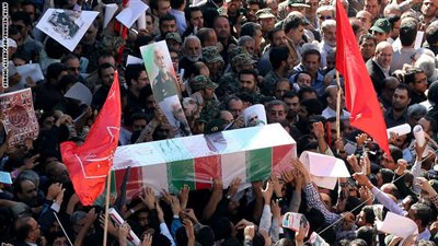 بالصور.. تشييع جثمان القائد الإيراني حسين حمداني المقتول على يد «داعش»