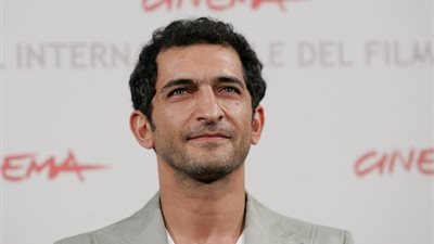 21 أكتوبر.. أولى جلسات محاكمة عمرو واكد بتهمة إتلاف سيارة طالب