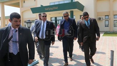 بالصور.. وزير الرياضة ومحافظ الفيوم يتفقدان المدينة الرياضية بدمو
