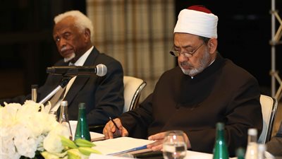 بدء الاجتماع الثامن لمجلس حكماء المسلمين بالعاصمة البحرينية