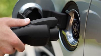 جنرال موتورز: تطوير شواحن السيارات الكهربائية