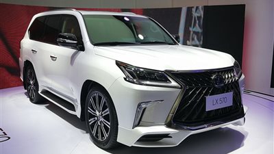 «ليكزس» ترسل سيارتها LX570S الفئة السوداء 2019 إلى الخليج