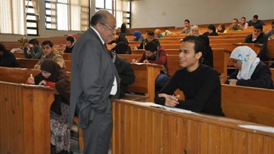 بالصور.. بدء امتحانات جامعة القناة وسط إجراءات أمنية مشددة