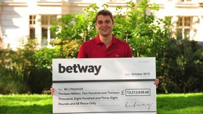 بالصور.. «رهان» بـ25 دولارًا يمنح جنديًا بريطانيًا 100 مليون جنيه