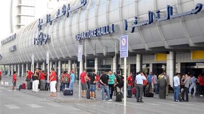 سلطات المطار ترحل 26 أفريقيا حاولوا التسلل بطريقة غير شرعية