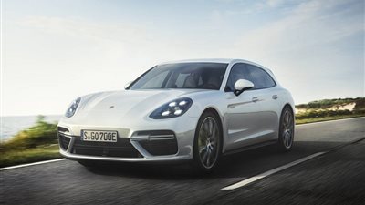 بالصور.. تقنيات رياضية بسيارة باناميرا توربو إس