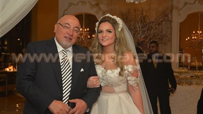 بالفيديو.. 5 عجائب في مسيرة «خالد الجندي».. سيدة تعتدي عليه أمام «الإنتاج الإعلامي».. صورته مع عروسة «تثير الجدل».. اتهم «أحمد كريمة» بقلب نظام الحكم.. هاجم ثور