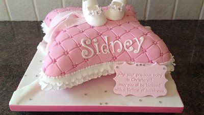 بالصور.. أحدث تصميمات «تورتة المولود»