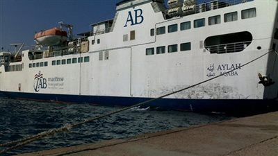 859 راكبًا يغادرون ميناء «نويبع»