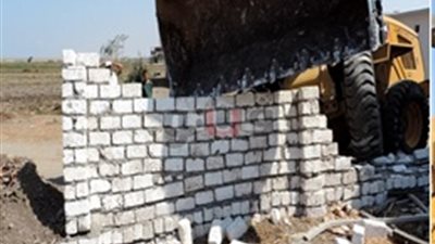 بالصور.. تنفيذ 150 قرار إزالة بالمنيا و34 حالة تعد على النيل بالشرقية