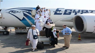 مطار القاهرة يستقبل 2727 حاجا على متن 13 رحلة لمصر للطيران