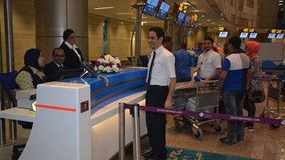 بالصور.. بعد 6 سنوات عمل.. افتتاح مبنى الركاب 2 تجريبيا بمطار القاهرة.. إقلاع ووصول 4 رحلات للخطوط الكويتية والجزيرة.. 15 شركة طيران تعمل بالمبنى الجديد.. وسعته الكلية تصل لـ 7.5 مليون راكب في السنة