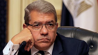 وزير المالية: «عيني مش بتشوف النوم وبصحى في نص الليل»