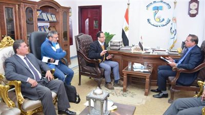 جامعة سوهاج تبحث مع 