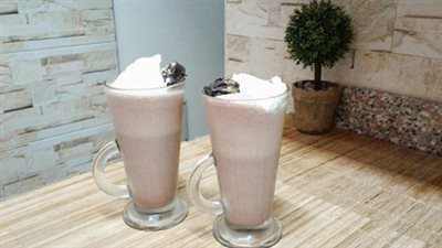 أسرع وألذ «ميلك تشيك» لأبنائك بعد اليوم الدراسي