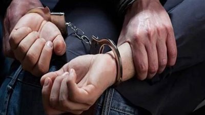 ضبط طالب بتهمة تزوير التأشيرات لرغبي العمل بالخارج في الغربية