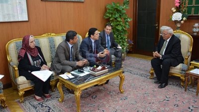 محافظ الدقهلية يناقش بروتوكول التعاون مع وزارة الاتصالات (صور)