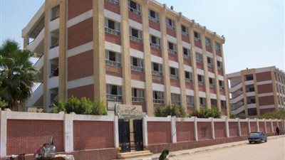 مدرسة زيد بن حارثة بالعجمي تطرد التلاميذ لإجراء أعمال صيانة