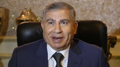 وزير التموين يتفقد مصنع تعبئة السكر في 6 أكتوبر