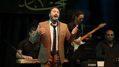 بالصور.. علي الحجار يعود بجمهوره لزمن الفن الجميل بساقية الصاوي