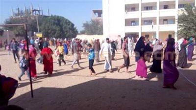 بالصور.. انهيار جزء من مدرسة بالإسماعيلية يثير الفزع بين الطلاب