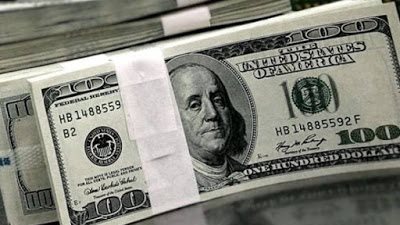 تباين أسعار العملات الأجنبية.. والدولار يسجل 888 قرشًا