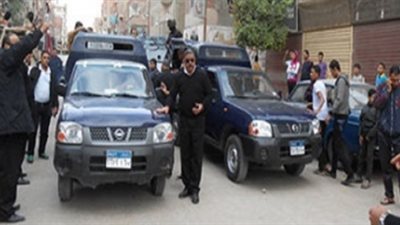 شرطة النقل تضبط 133 بائعا متجولا و123 هاربا من أحكام بالمحافظات