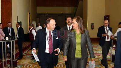 وزيرة التخطيط تلقى كلمة رئيس الوزراء في مؤتمر «يورومني».. مدبولي: مصر تحرص على المشاركة الفاعلة في جميع مبادرات التنمية.. ونستهدف رفع معدلات النمو الاقتصادي لـ8% في 2022