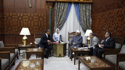 الطيب: الأزهر لا يدخر جهدا في خدمة أبناء المسلمين حول العالم
