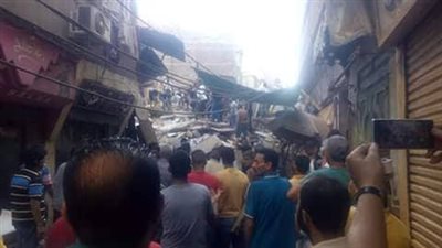 العثور على أول حالة وفاة تحت أنقاض عقار دمياط المنهار