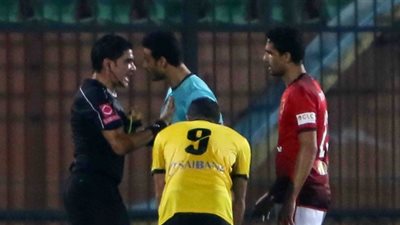 عبد الفتاح لـ «إبراهيم نور الدين»: «مينفعش لاعب يتعدى عليك وتسكت»