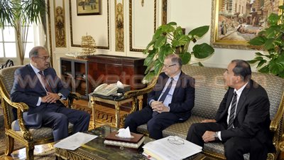 رئيس الوزراء يبحث مع السفير الروسي زيادة الصادرات الزراعية لـ«موسكو»