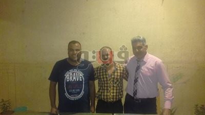 بالصور.. مدير مدرسة ينشئ مسرحا داخلها على نفقته بالقليوبية