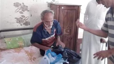 التدخل السريع بـ «تضامن الإسكندرية» ينقذ «مسن» ويدخله دار رعاية (صور)